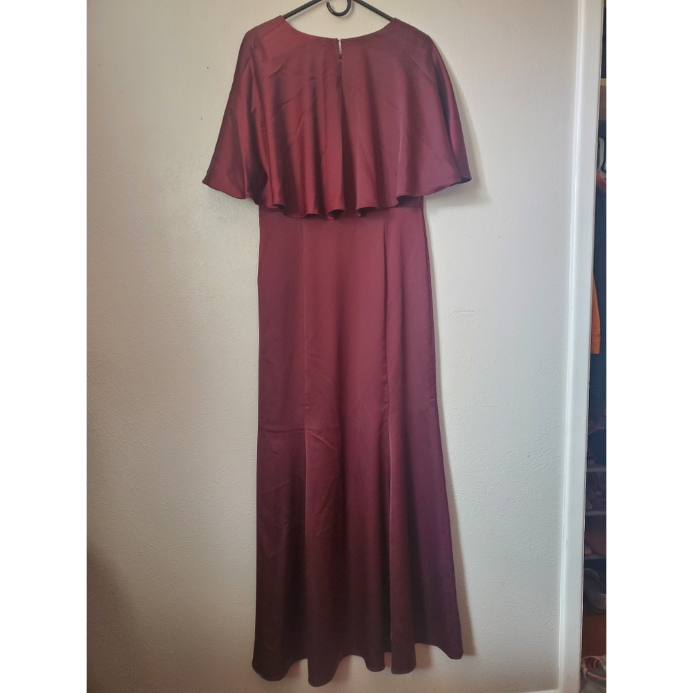 Burgundy floor length formal gown - Picture 3 of 7